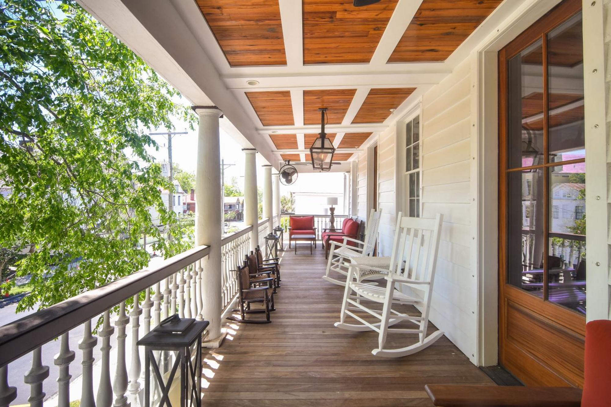 The Charlestonian Aparthotel Room photo