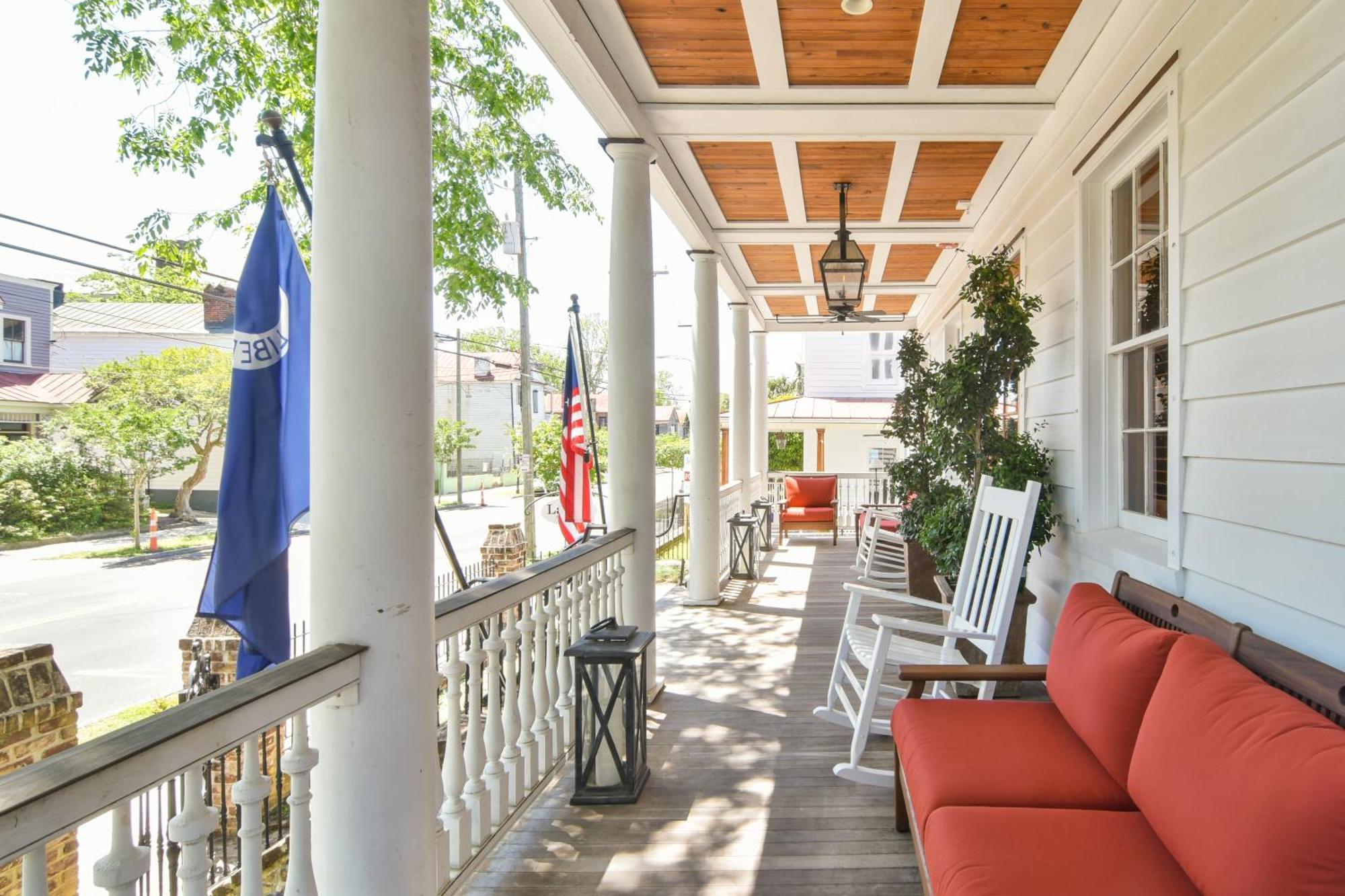 The Charlestonian Aparthotel Room photo